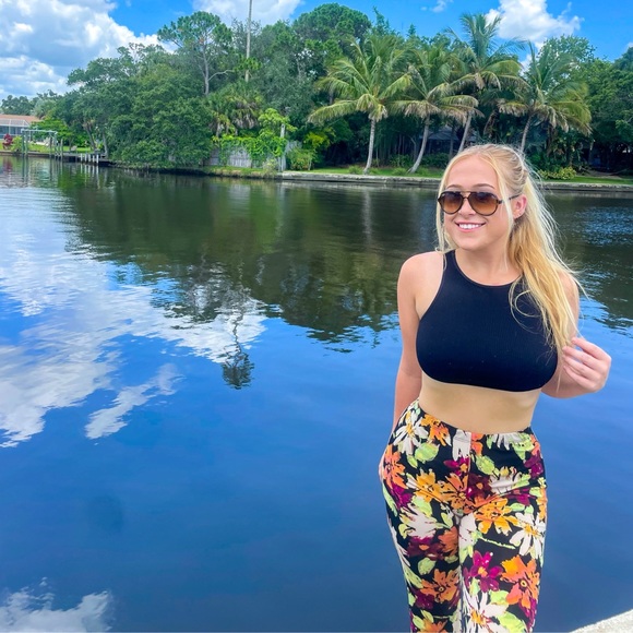 Meet your Posher, Kelly - Picture 2 of 4